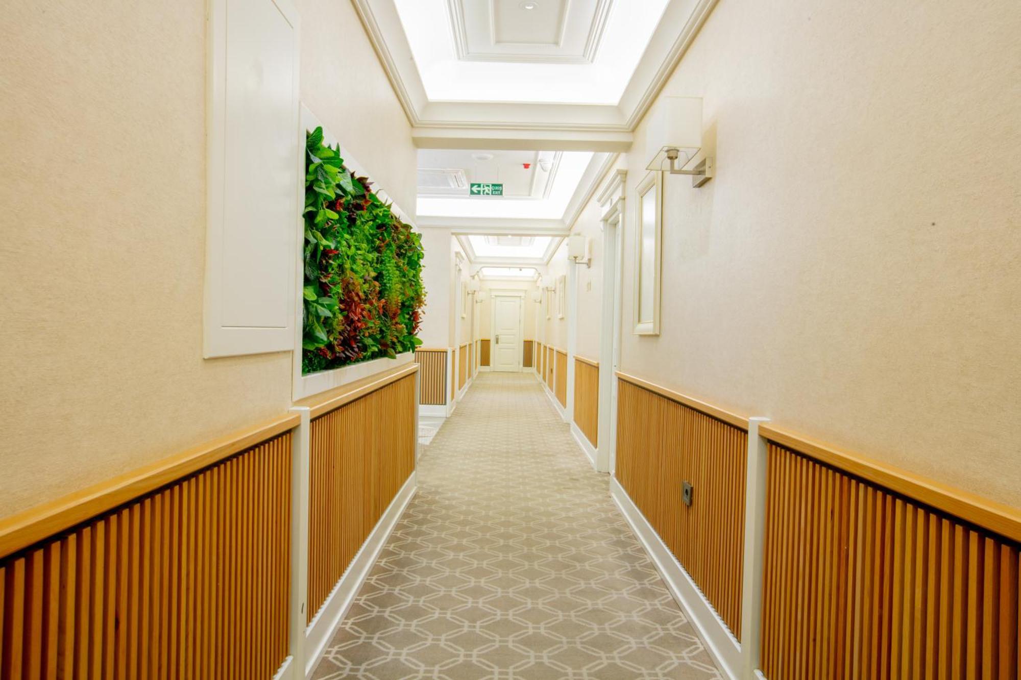 เทียทรุม โฮเต็ล บากู Hotel ภายนอก รูปภาพ A corridor at the new hospital